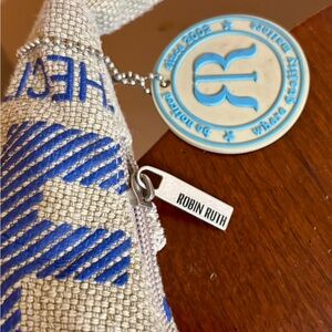 Robin Ruth Beige and Blue Textured Bag